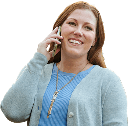 Mujer hablando por teléfono